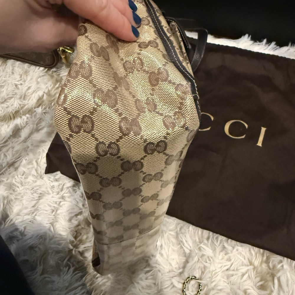 Gucci Brown Monogram Abbey Tote Bag - Picture 7 of 11